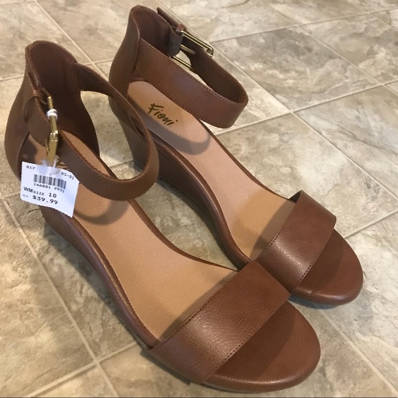 fioni wedge sandals